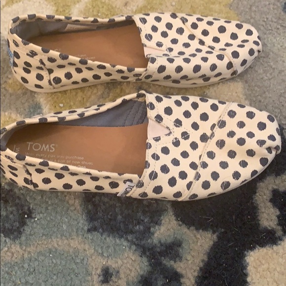 Toms - Picture 2 of 4
